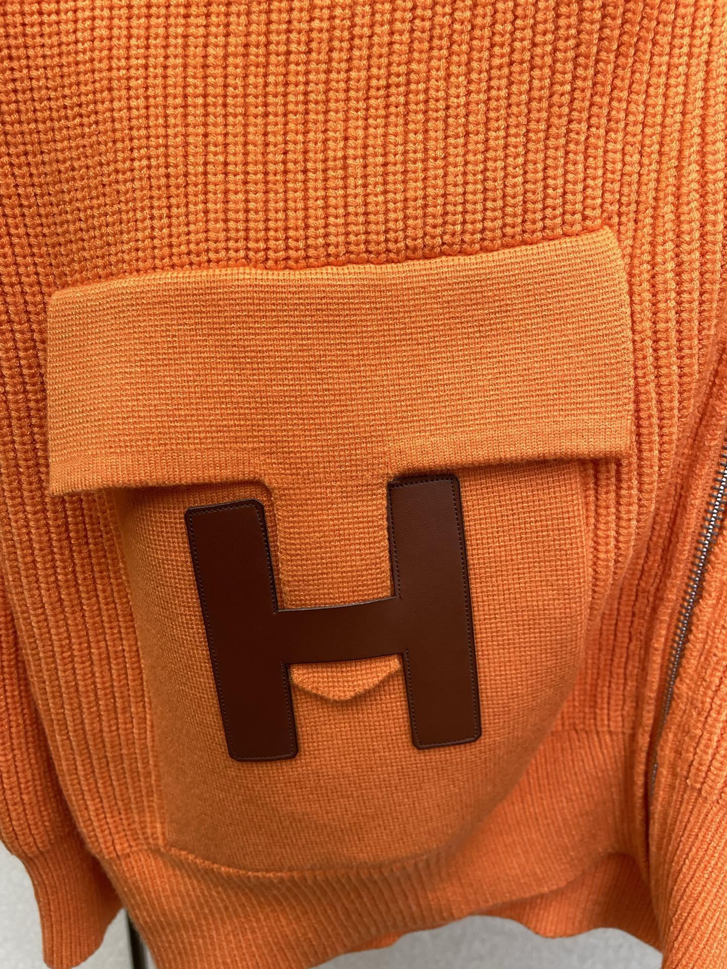 Strickjacke mit durchgehendem Reißverschluss und Vordertaschen