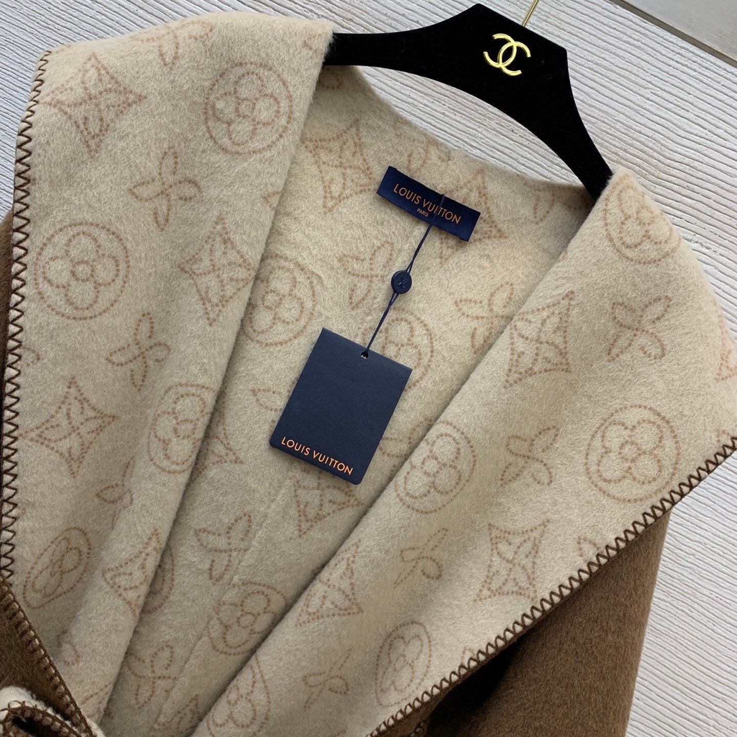 BELTED HOODED COAT WITH FUR-TRIM SLEEVES