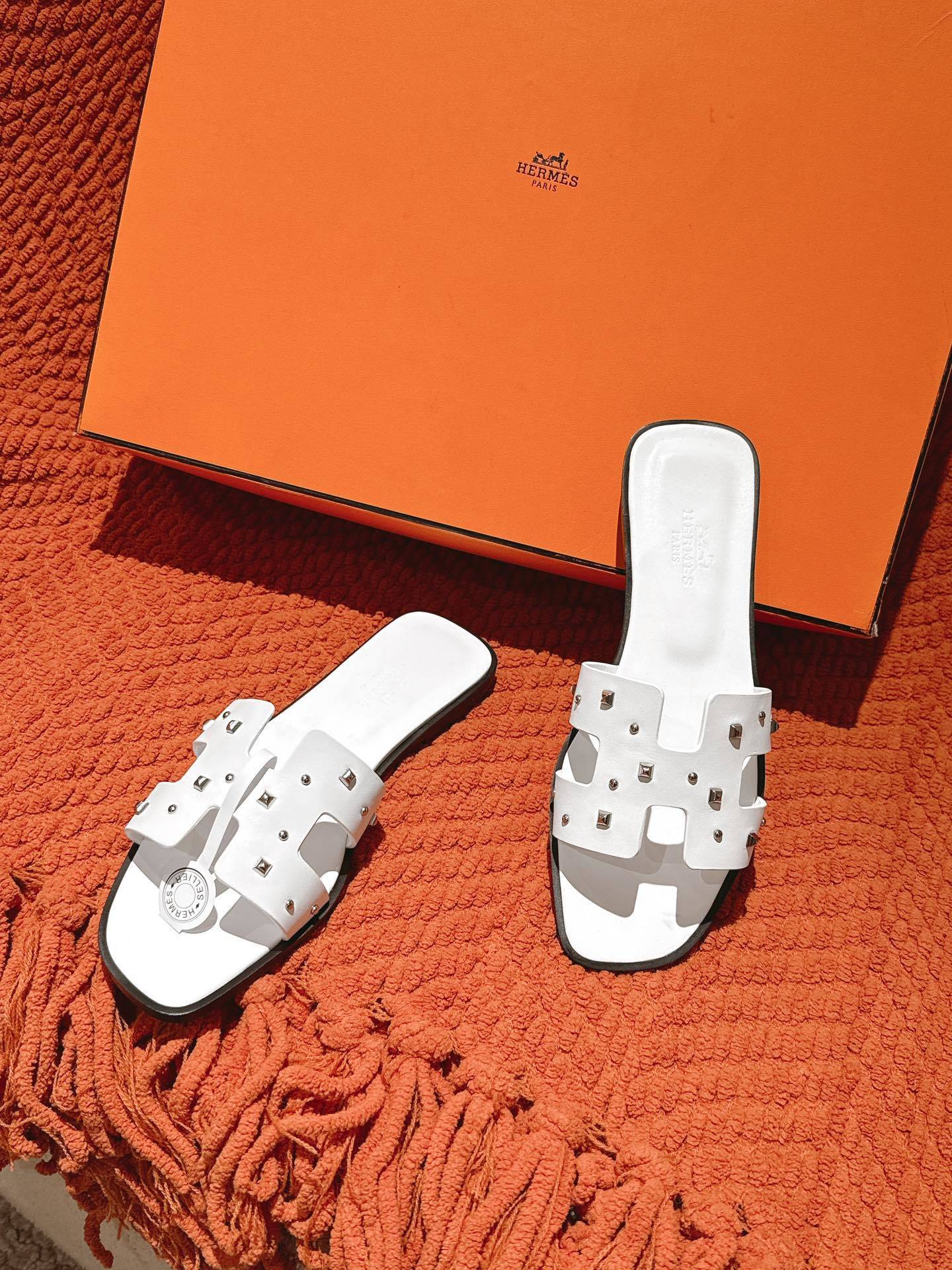 WHITE STUDDED LEATHER SLIDE SANDALS