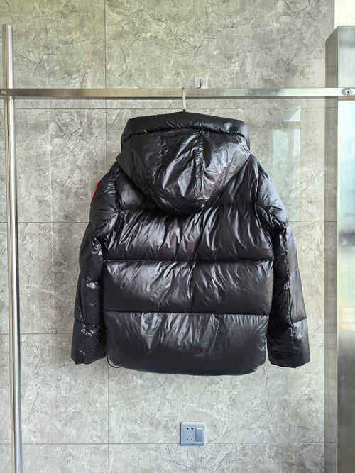 BLACK HOODED PUFFER JACKET