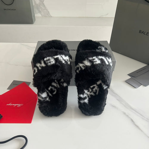 BLACK FAUX FUR LOGO SLIDE SANDALS