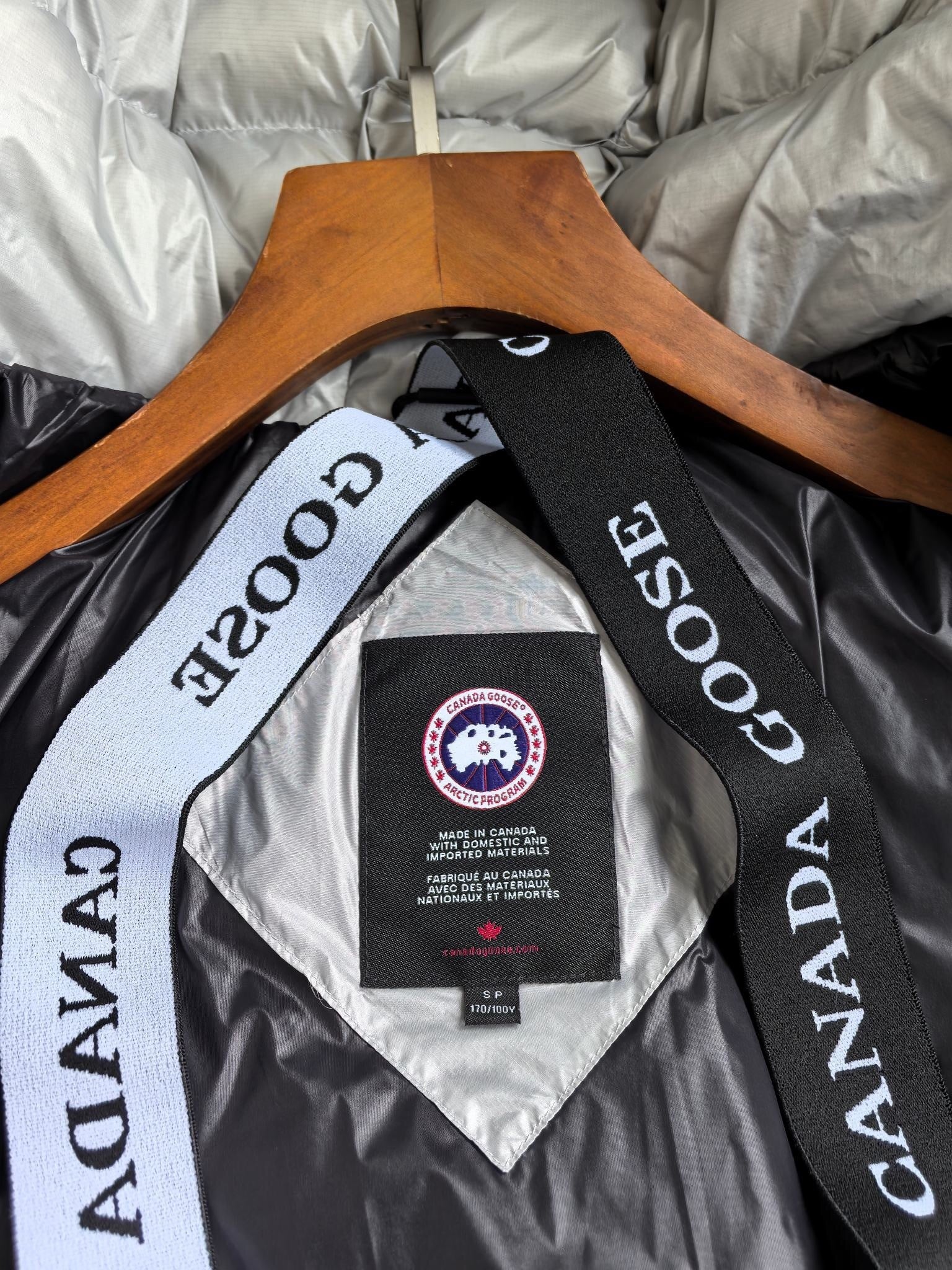 HOODED PUFFER JACKET