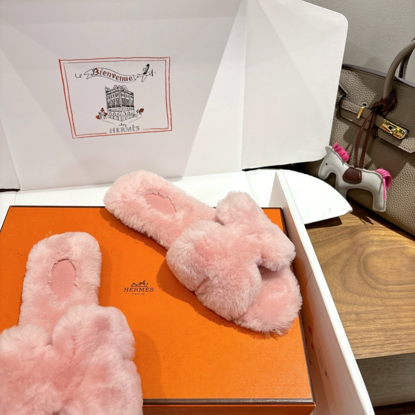 PINK FAUX FUR SLIDE SLIPPERS
