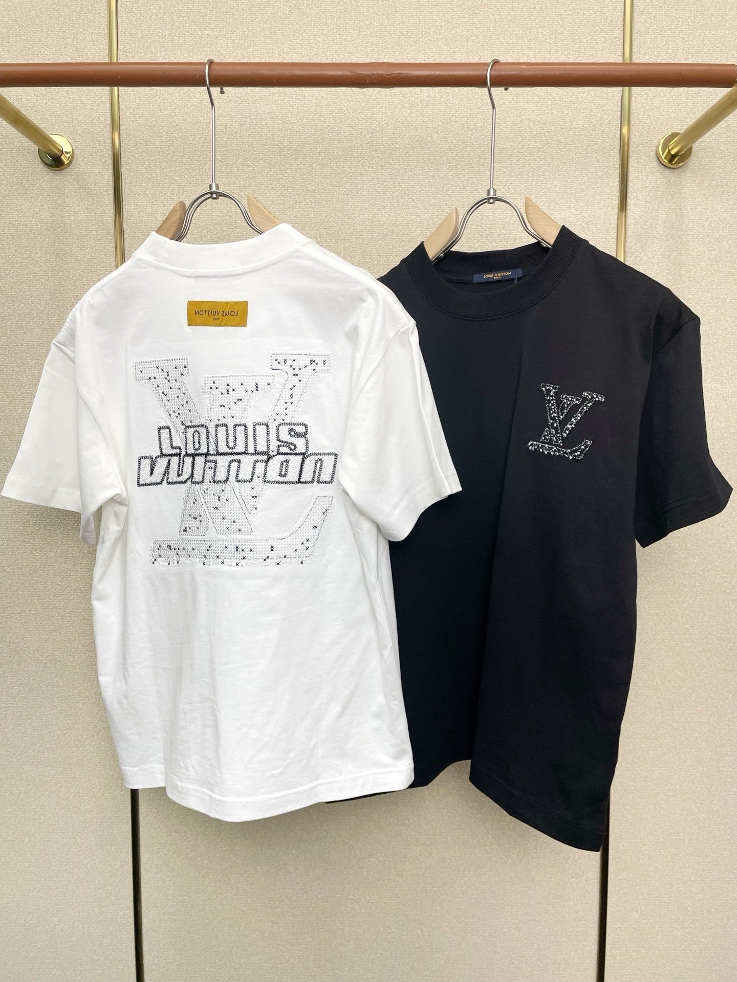 MINIMAL SHORT-SLEEVE T-SHIRT WITH EMBELLISHED CHEST DETAIL