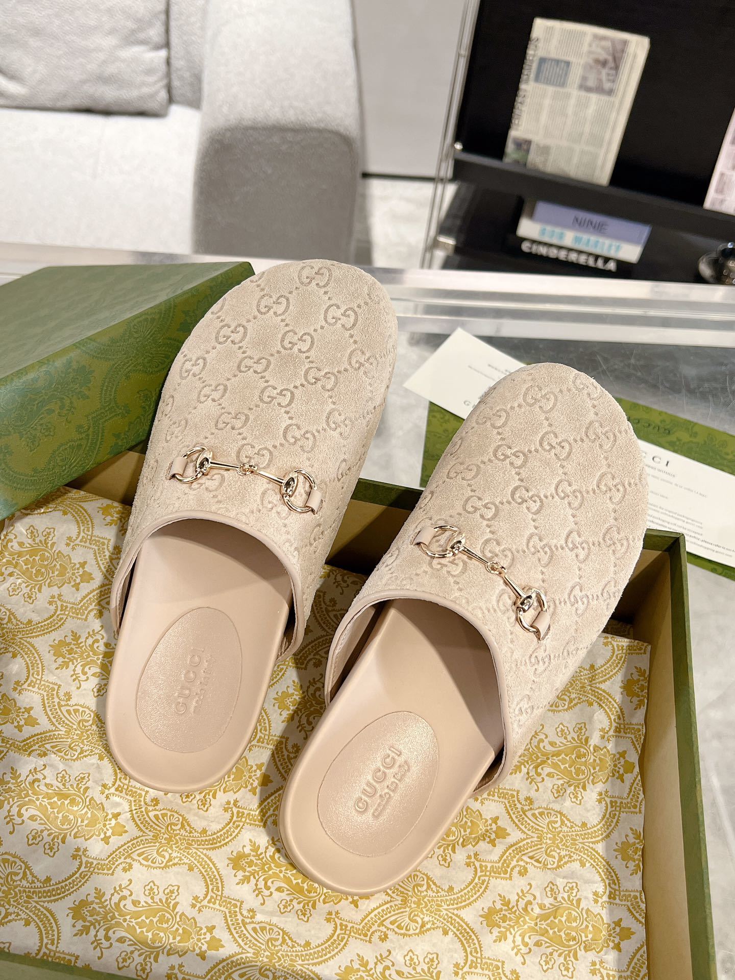 CREAM EMBOSSED MULE SLIDES