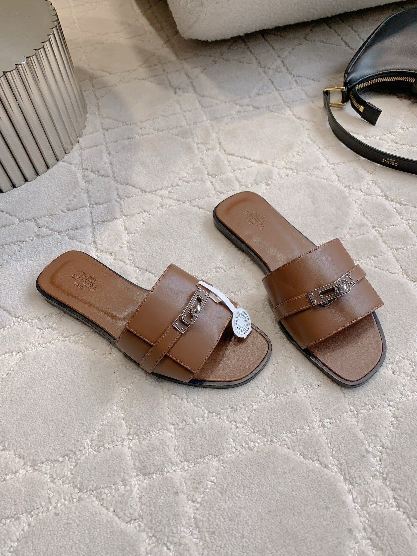 CLASSIC TAN FLAT SLIDES WITH POLISHED METAL BAR
