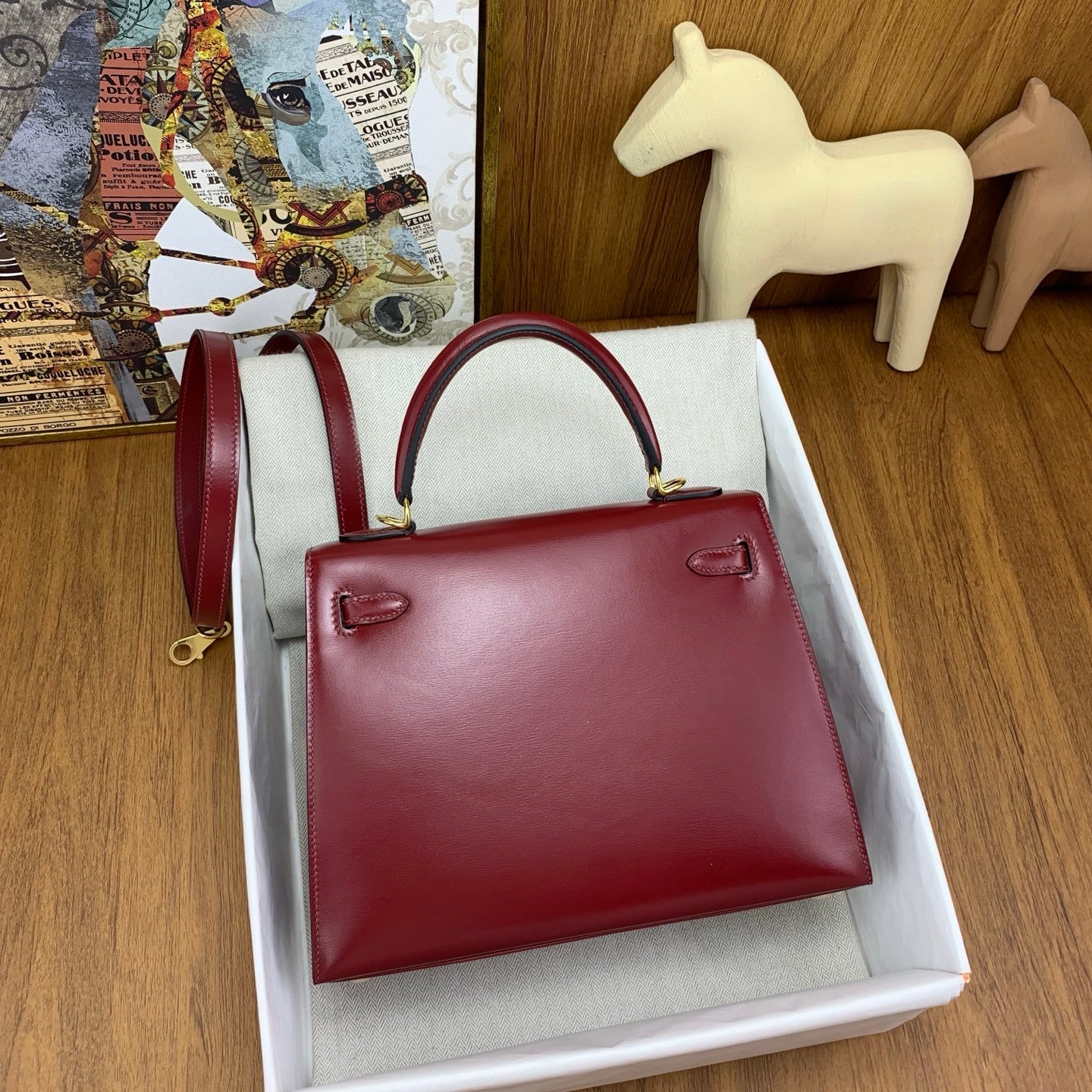 LUXURY DEEP RED LEATHER TOP HANDLE HANDBAG WITH GOLD HARDWARE