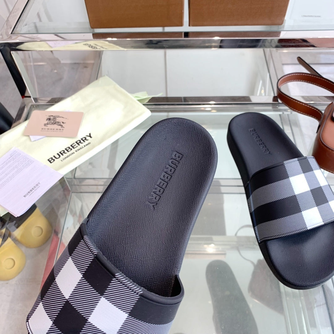 BLACK CHECK PRINT SLIDE SANDALS