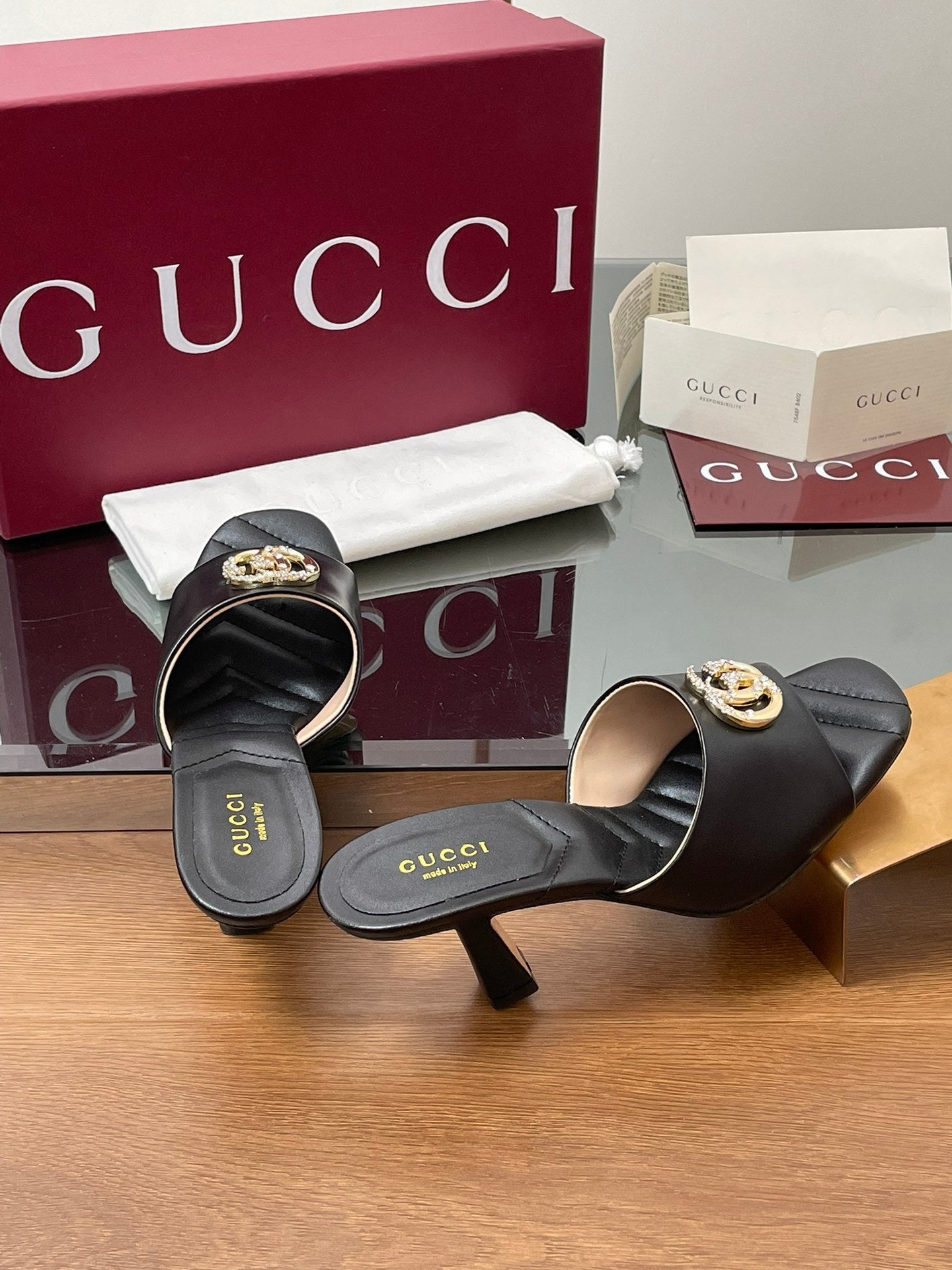 BLACK BLOCK HEEL SLIDES