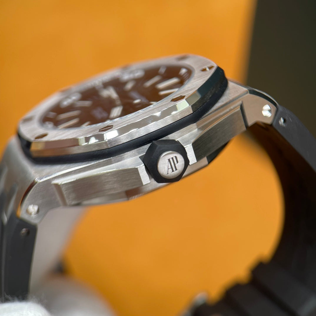 SPORT LUXURY RUBBER STRAP WATCH