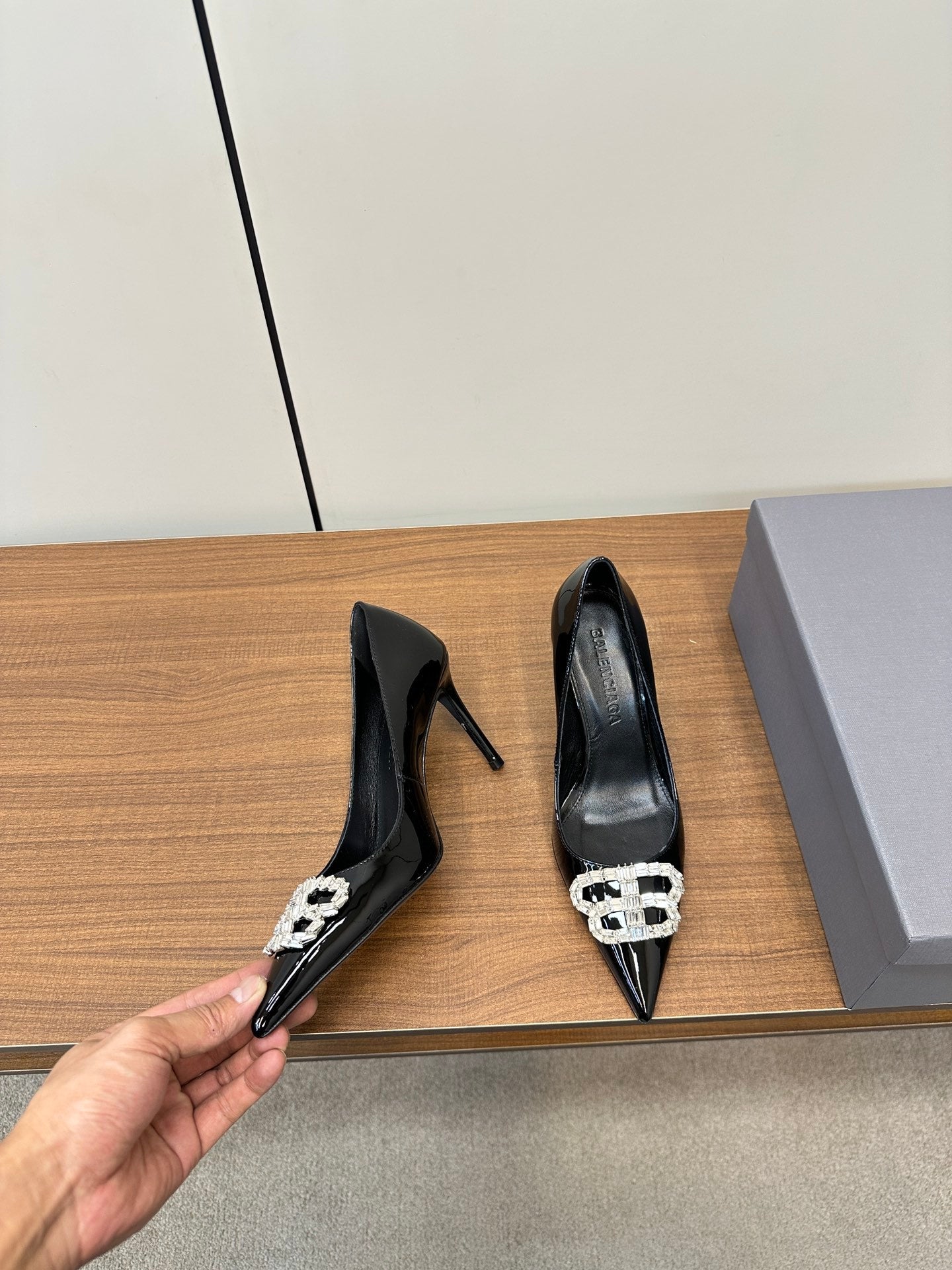 BLACK PATENT CRYSTAL POINTED HEELS