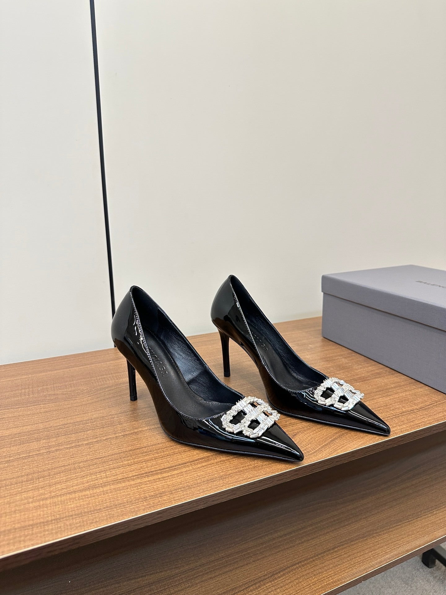 BLACK PATENT CRYSTAL POINTED HEELS