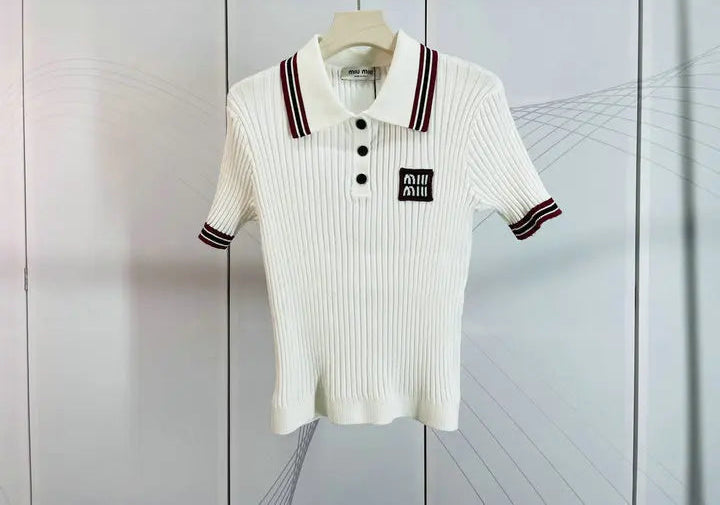 RIBBED LOGO CONTRAST POLO KNIT TOP