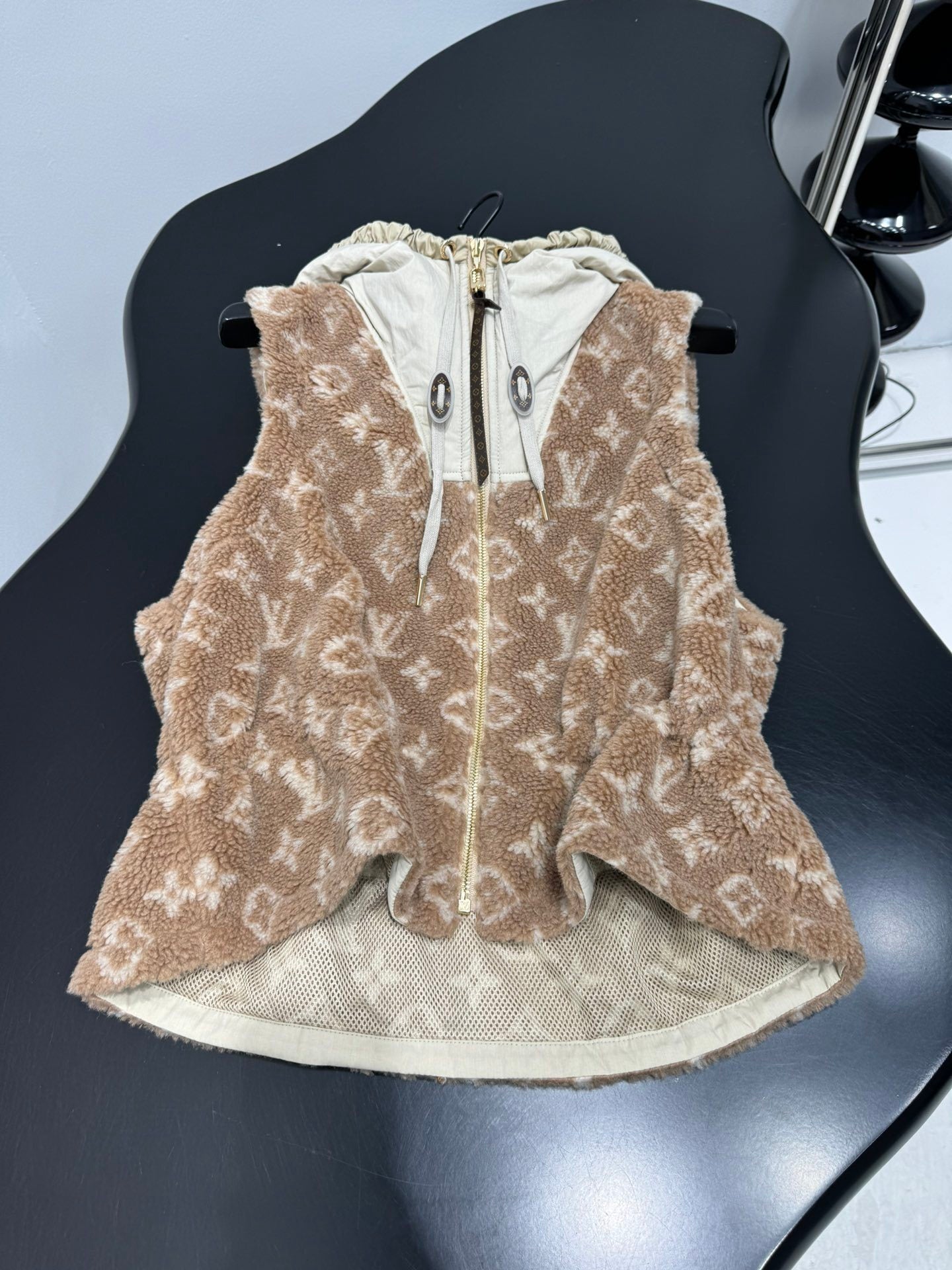 HOODED FAUX FUR ZIP VEST