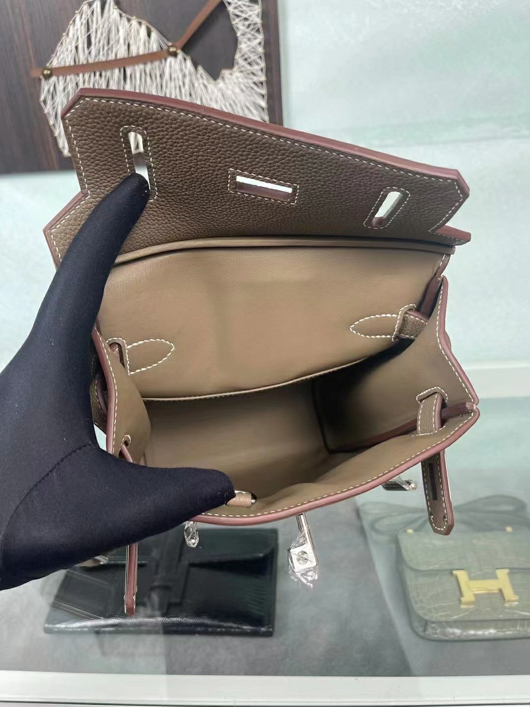 TAUPE KELLY CROSSBODY