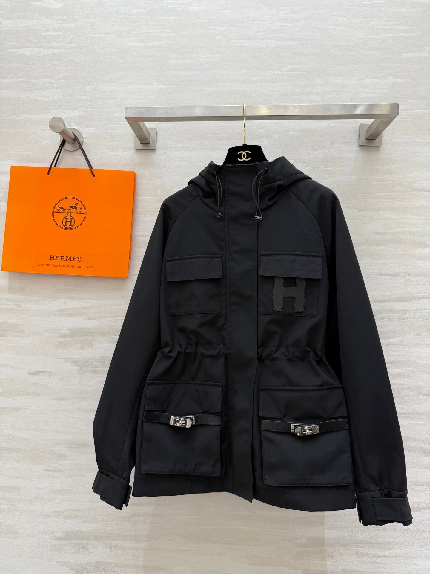 UTILITY HOODED JACKET WITH ADJUSTABLE WAIST