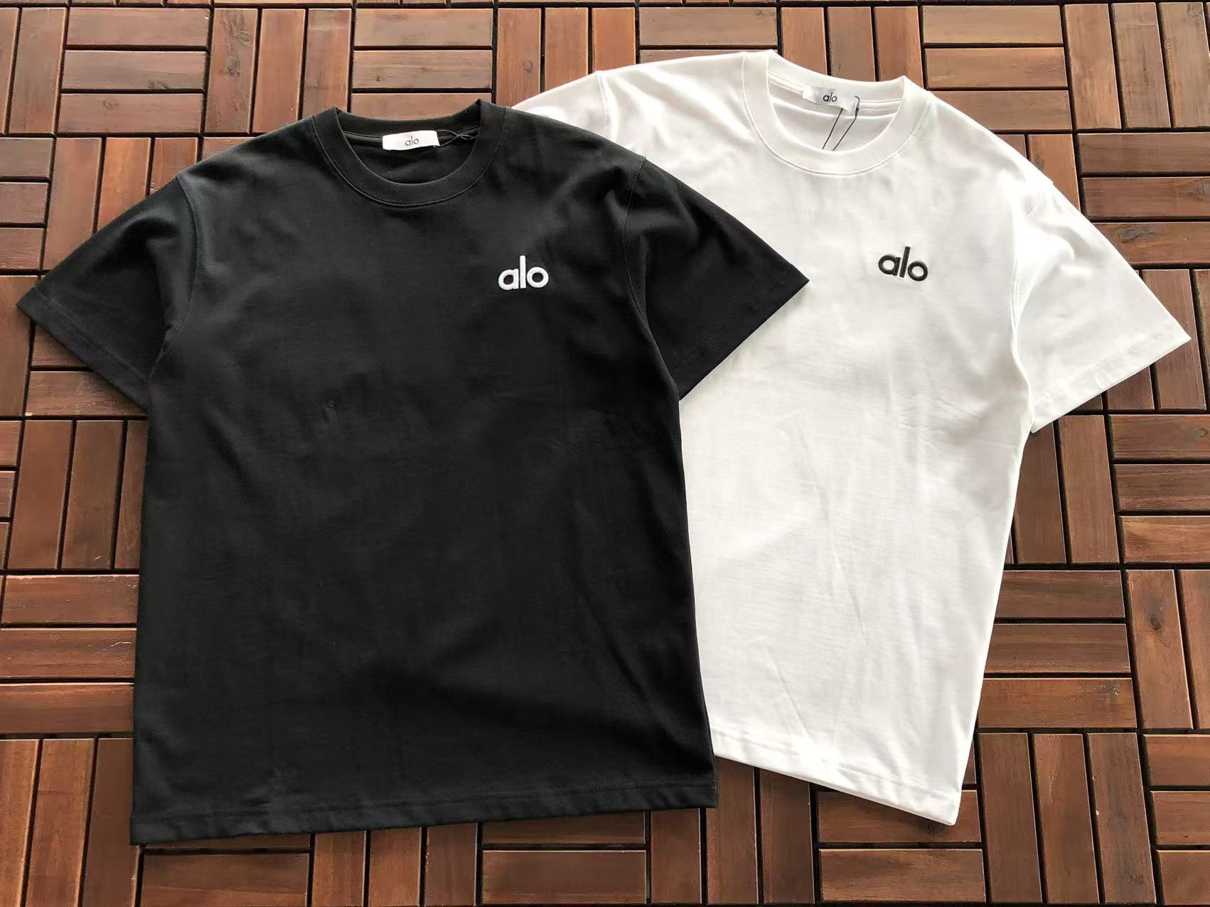 OVERSIZED GRAPHIC T-SHIRT