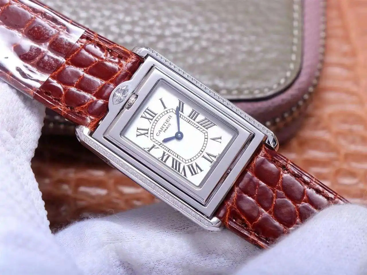 RECTANGULAR DIAL LEATHER STRAP WATCH