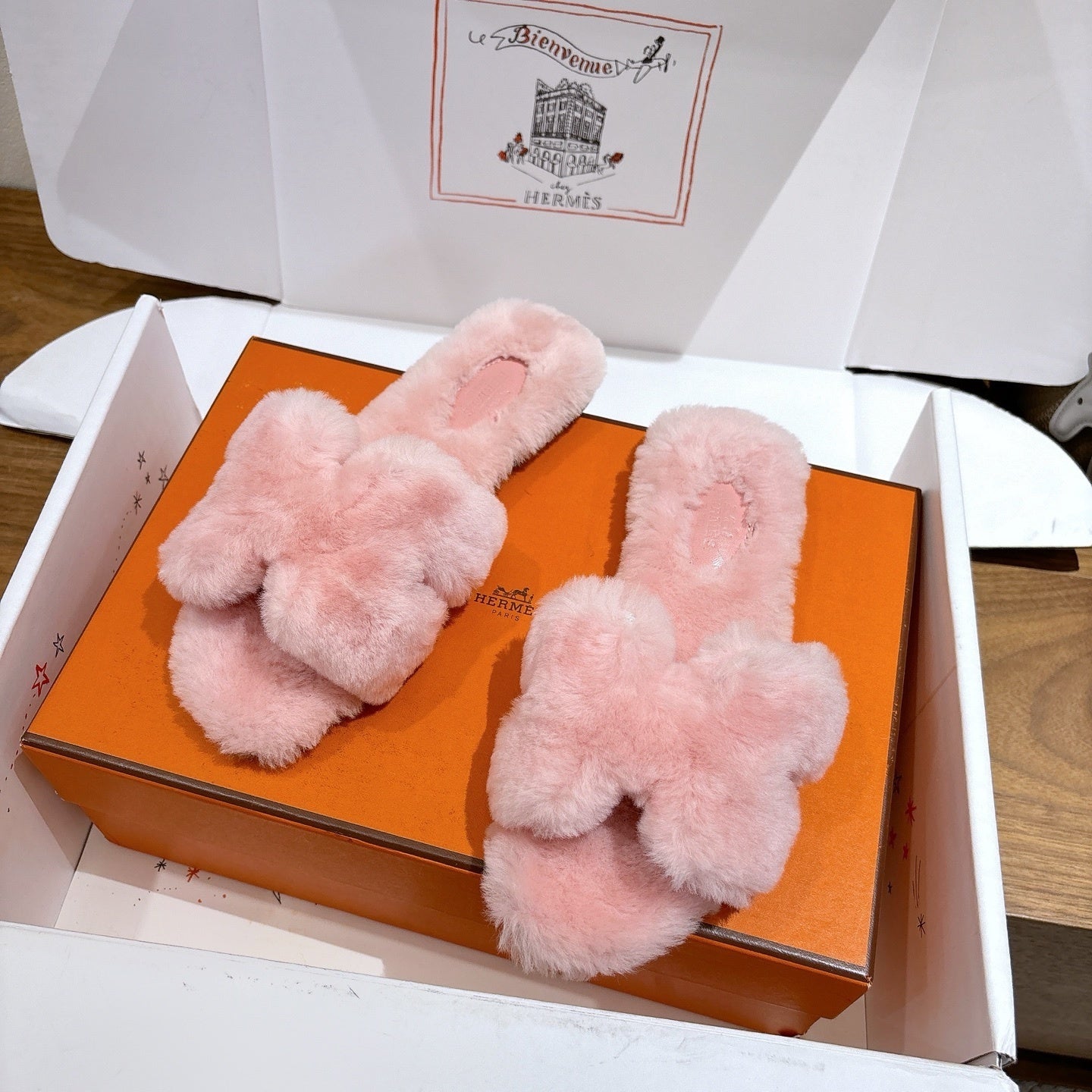 PINK FAUX FUR SLIDE SLIPPERS