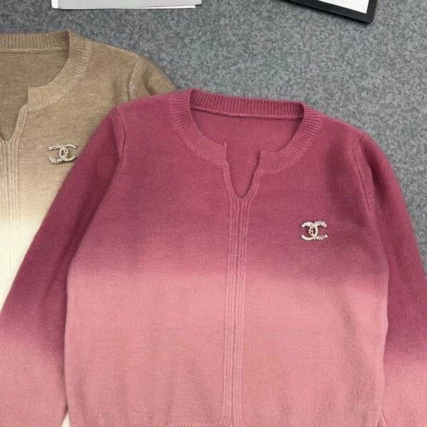 GRADIENT KNIT SWEATER