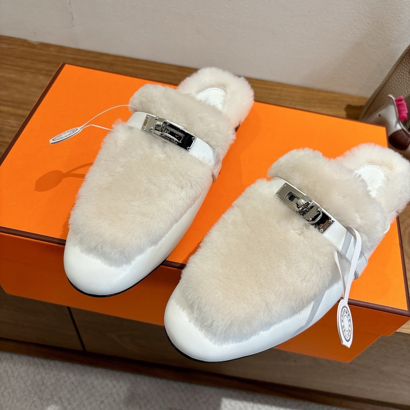 WHITE FAUX FUR LEATHER MULE SLIPPERS