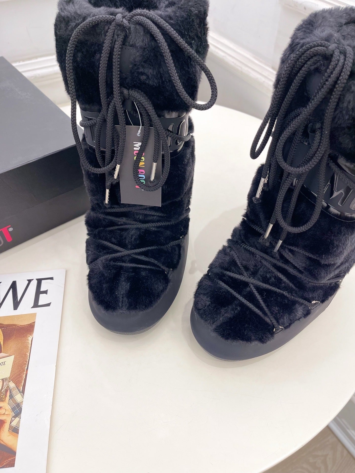 BLACK FAUX FUR LINED WINTER BOOTS