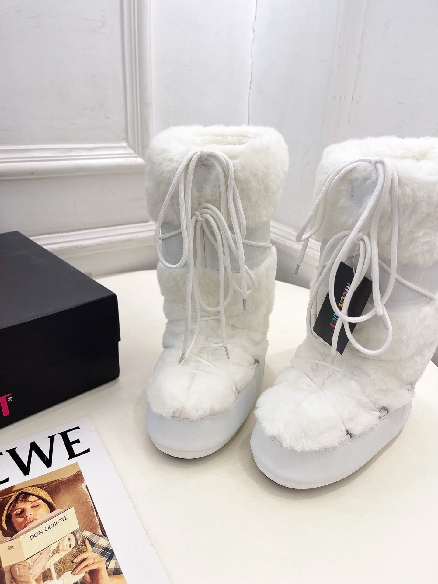 WHITE FAUX FUR LINED WINTER BOOTS