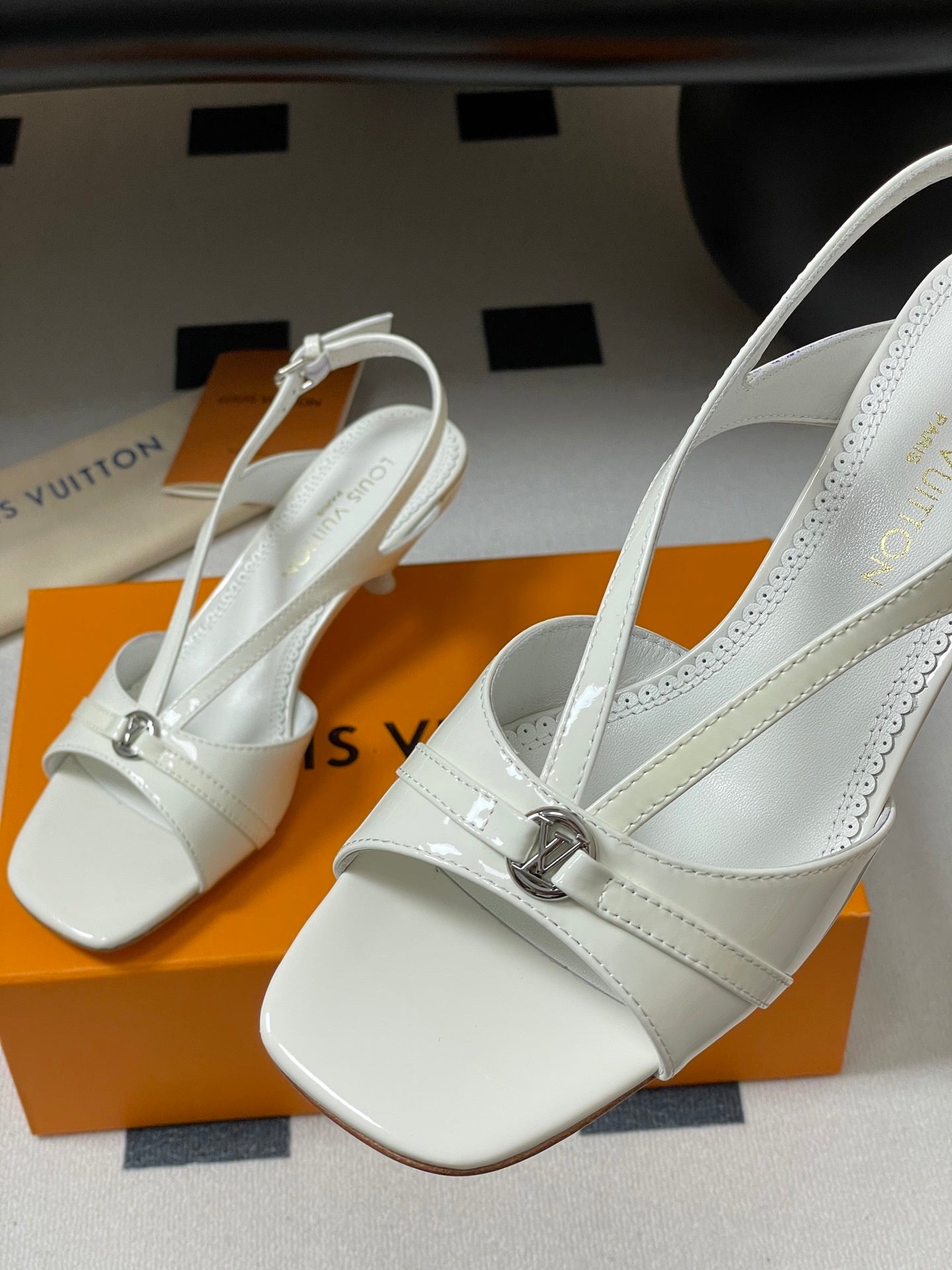 PATENT STRAP SLINGBACK SANDALS – IVORY