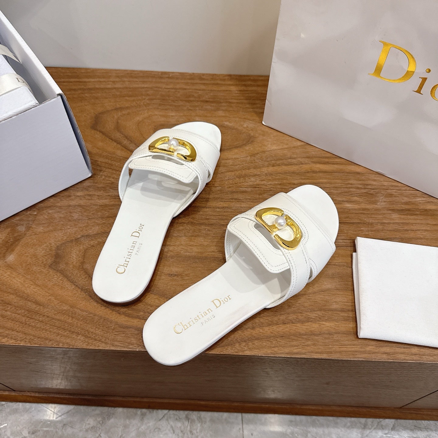 WHITE LEATHER GOLD BUCKLE SLIDE SANDALS