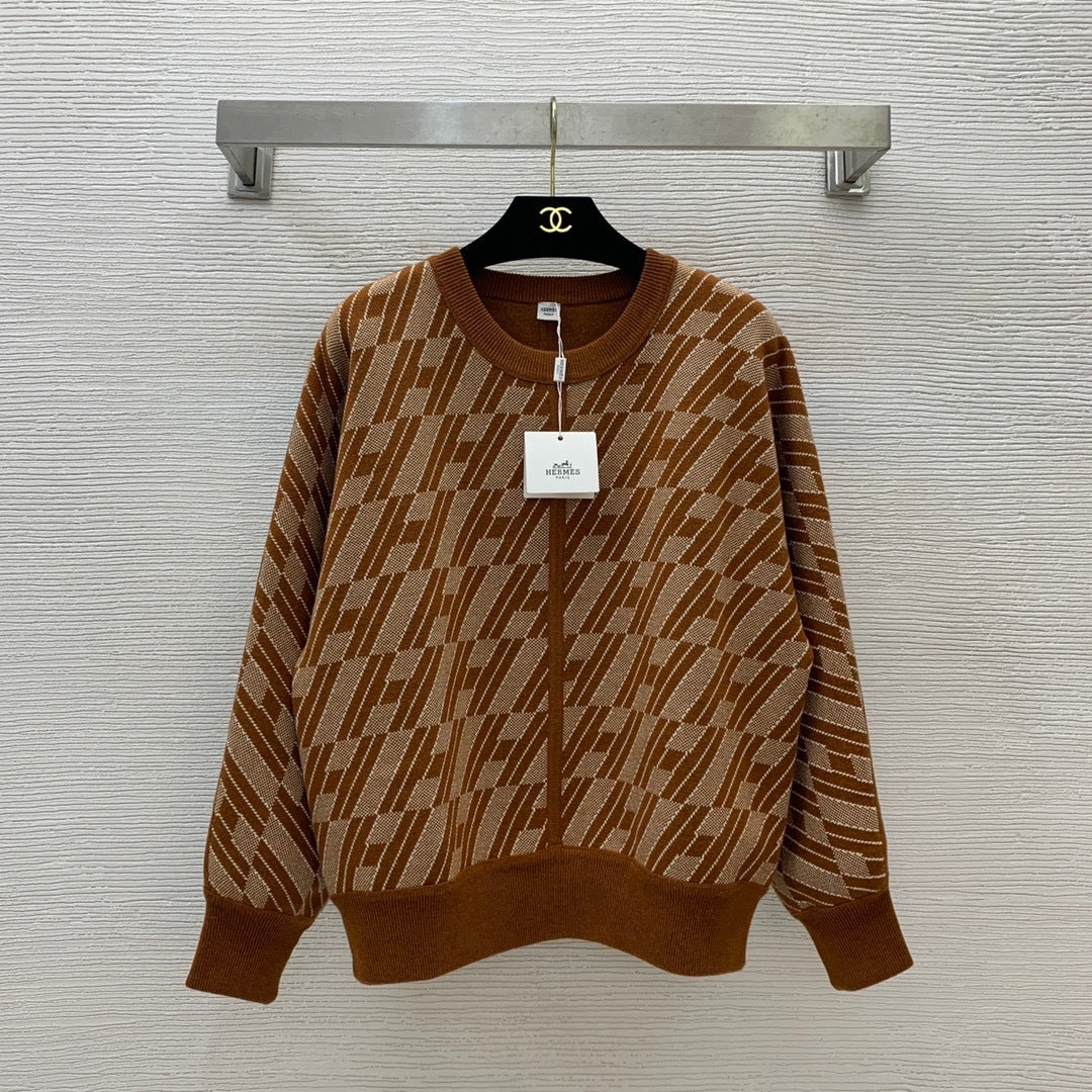 GEOMETRIC JACQUARD KNIT SWEATER IN WARM BROWN TONES