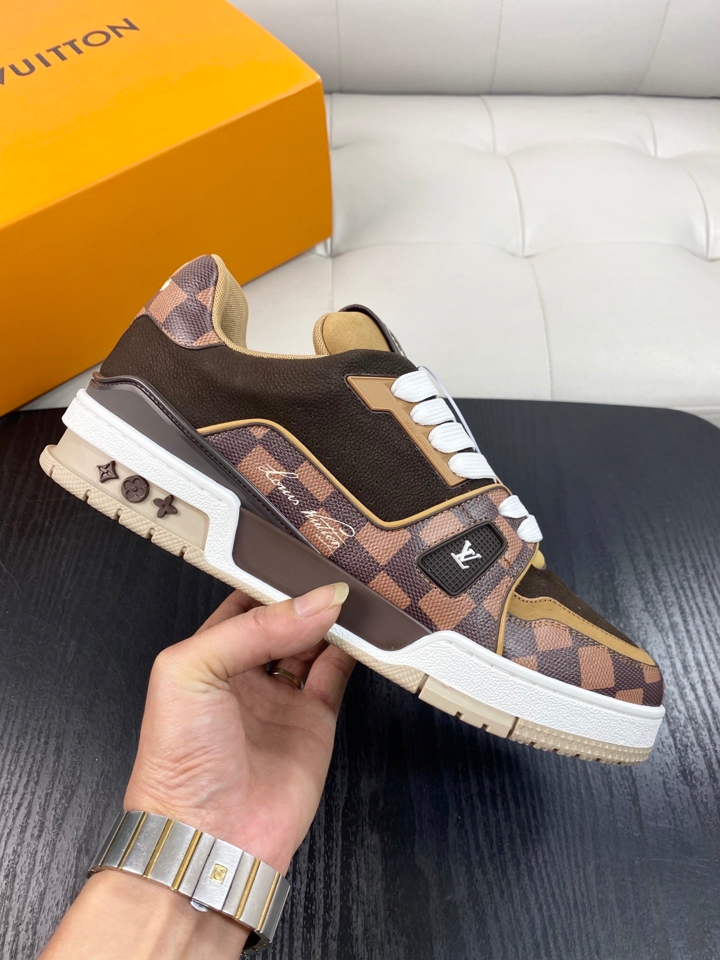 BROWN AND TAN LOW-TOP SNEAKERS WITH CHECKED PANELS