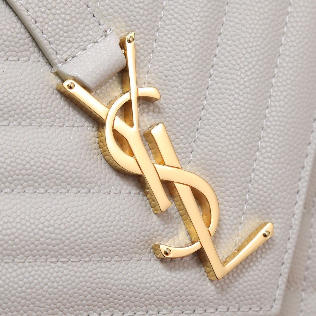 QUILTED ENVELOPE CHAIN BAG