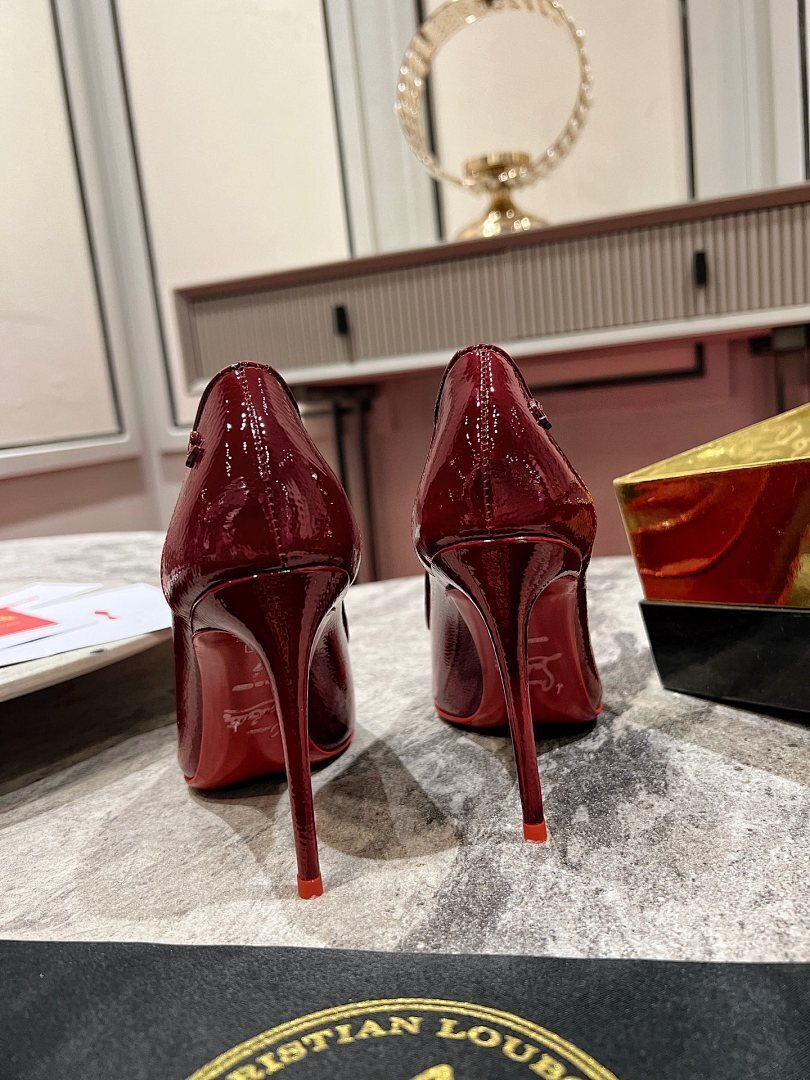 RED PATENT POINTED-TOE PUMPS