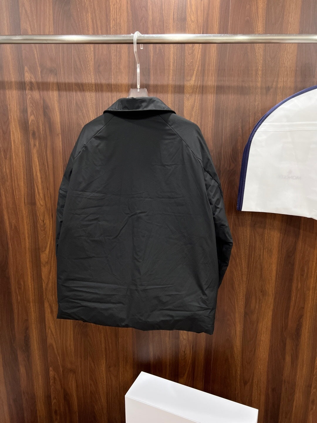 PADDED SNAP-BUTTON JACKET WITH CLASSIC COLLAR