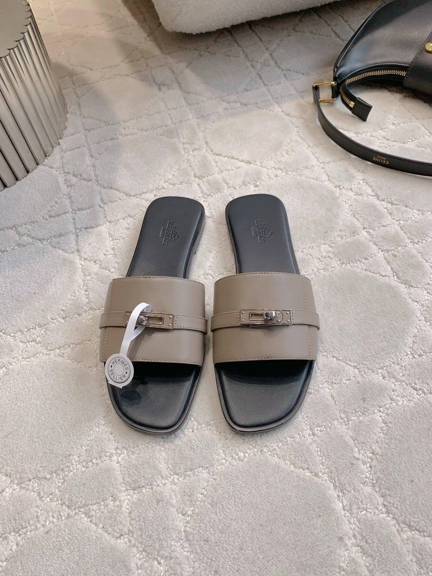 NEUTRAL TONE FLAT SANDALS WITH MODERN METAL HARDWARE