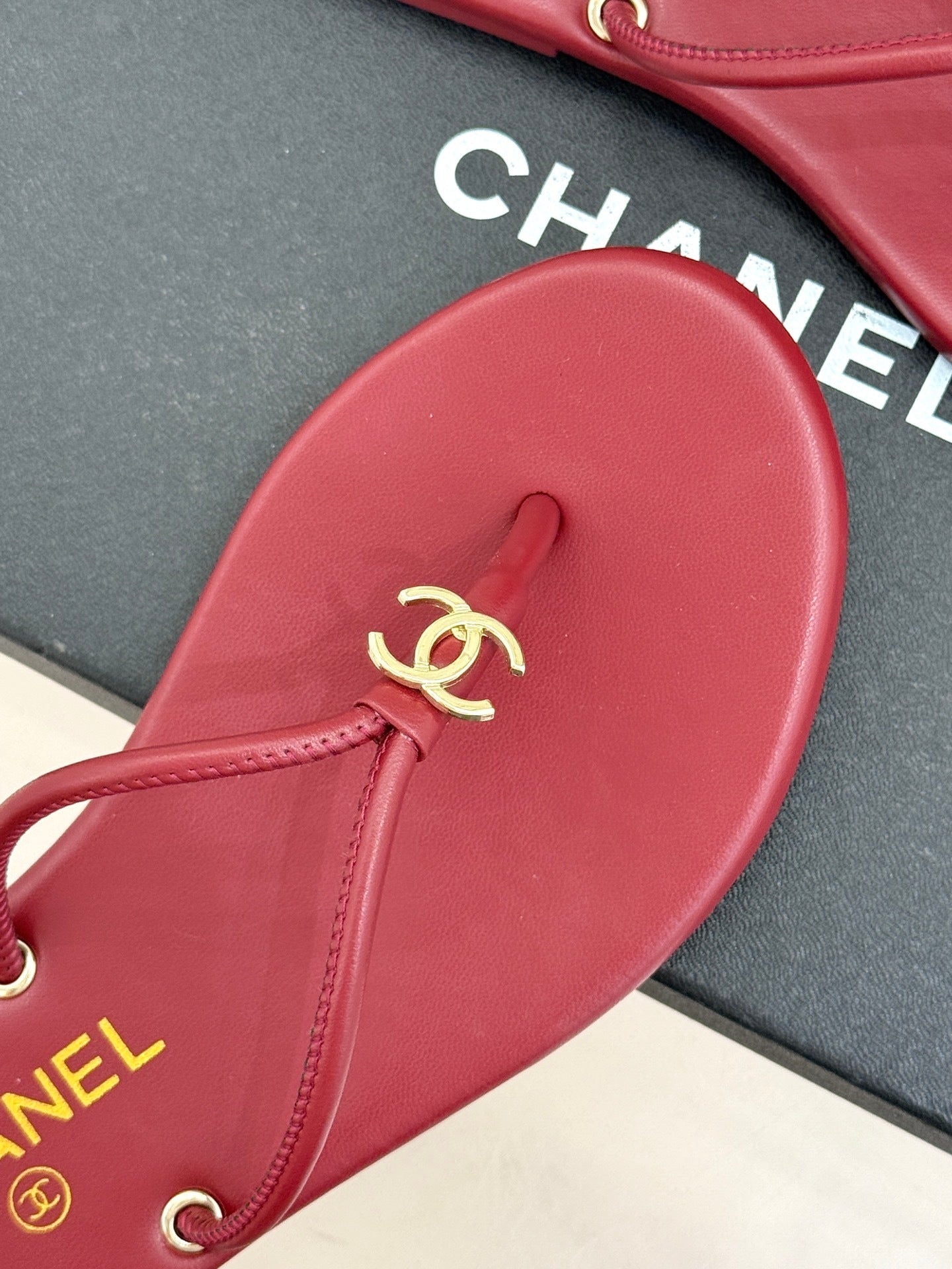 RED MINIMAL THONG SANDALS