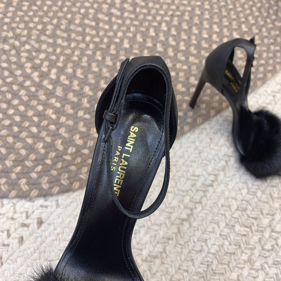 BLACK HIGH HEEL SANDALS WITH FUR DETAIL