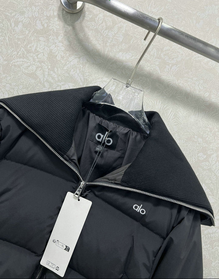 CROPPED INSULATED JACKET WITH WIDE COLLAR