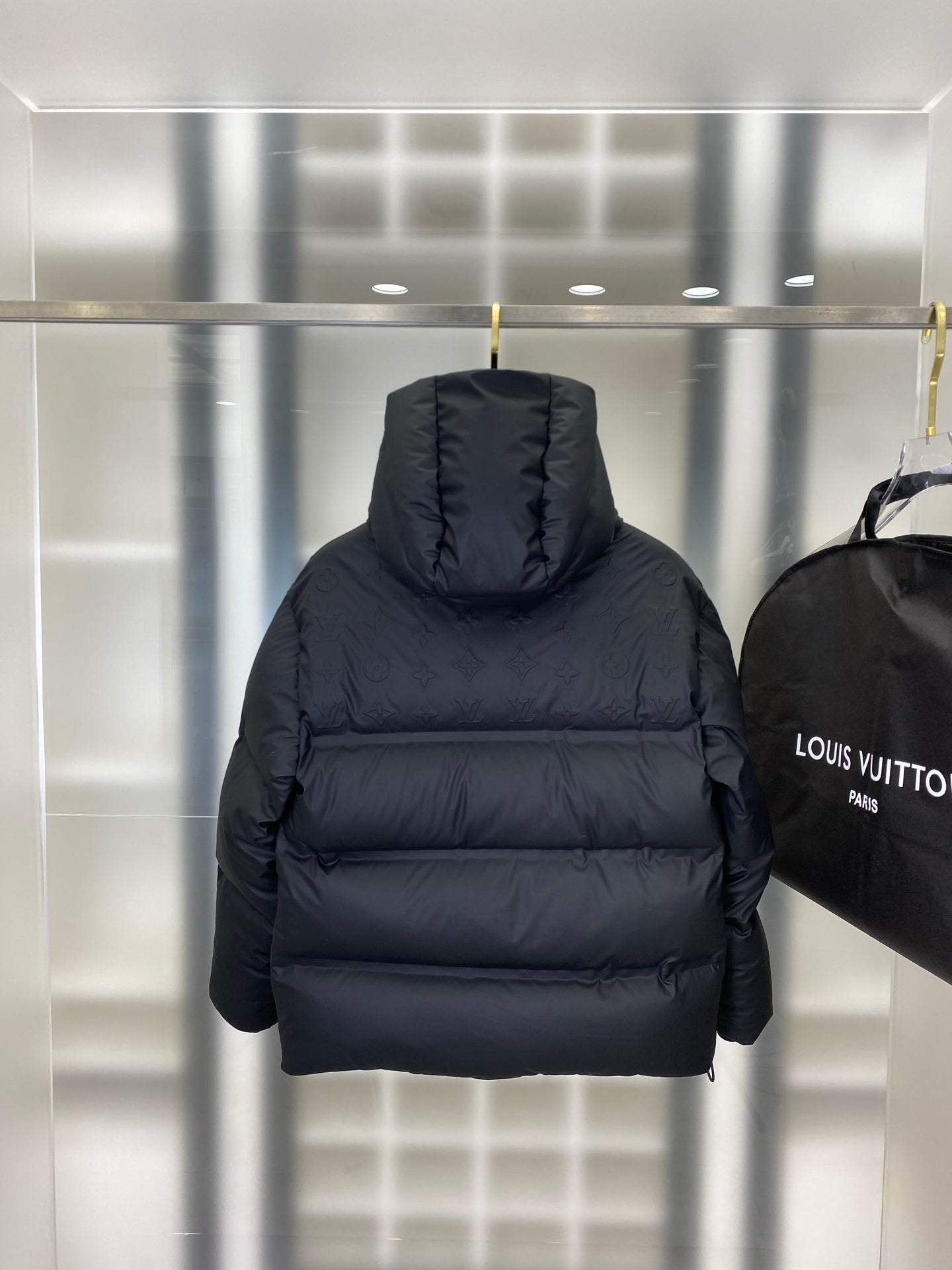 HOODED PUFFER JACKET WITH EMBOSSED PATTERN