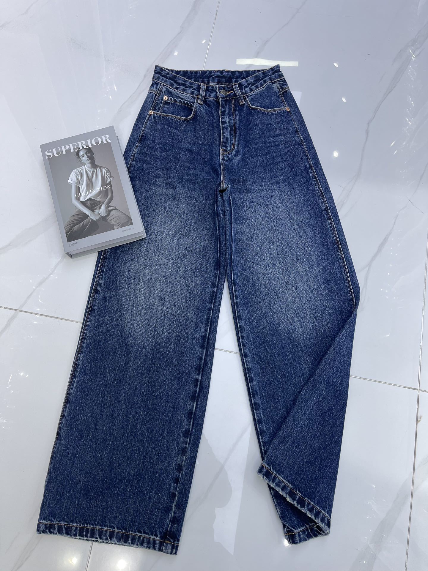 WIDE LEG VINTAGE WASH DENIM JEANS