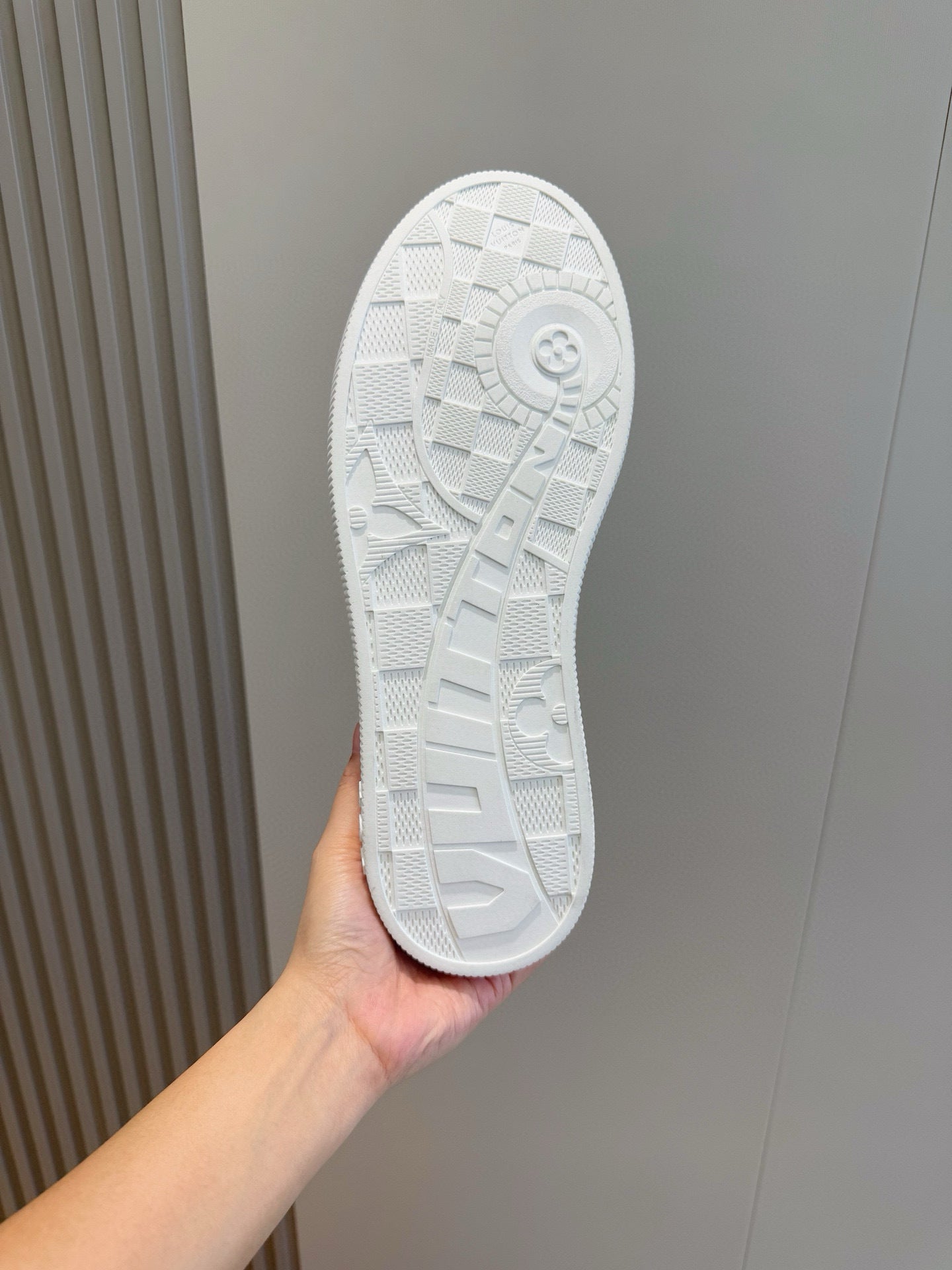 GREY MONOGRAM LOW-TOP SNEAKERS