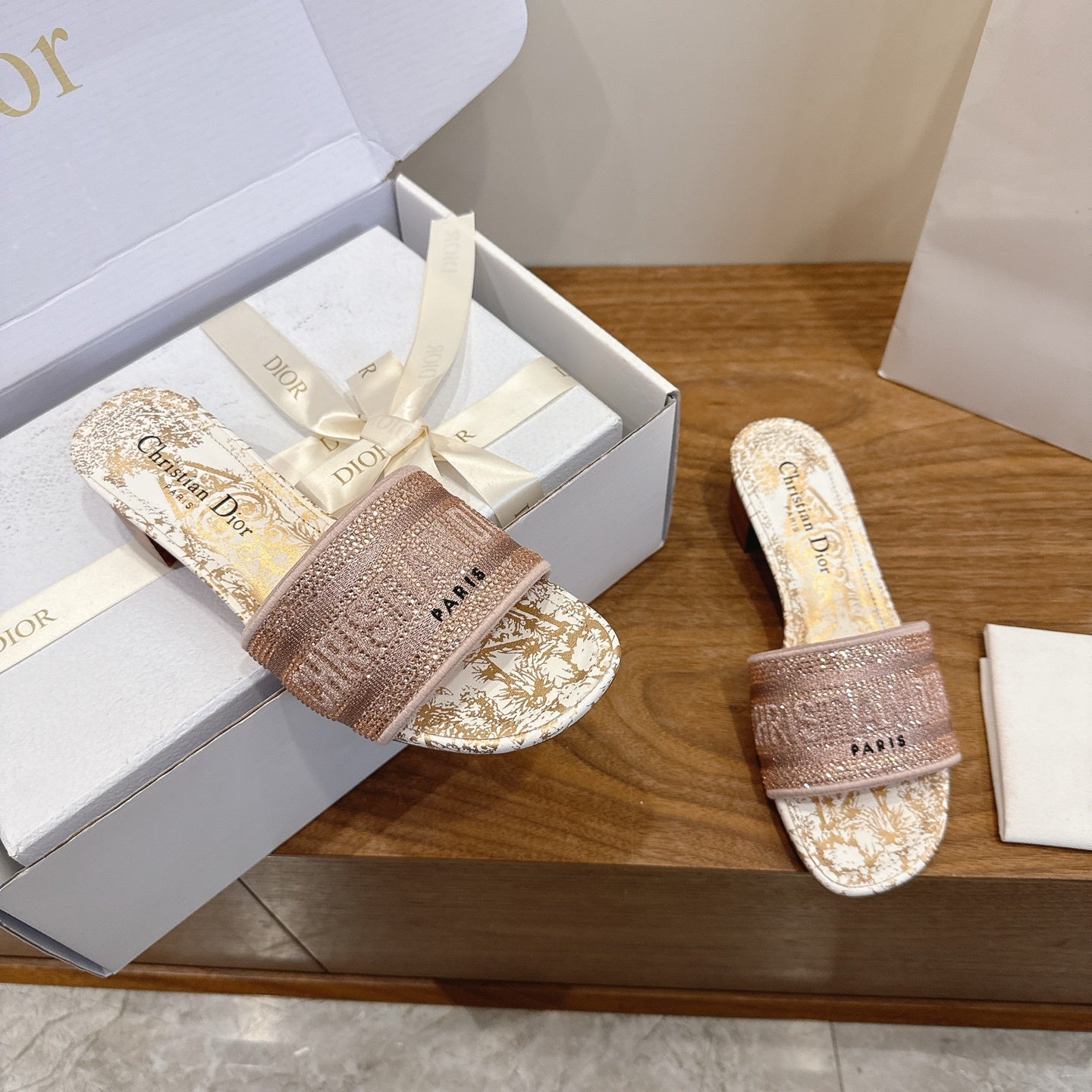 ROSE GOLD TOILE LOGO SLIDE SANDALS