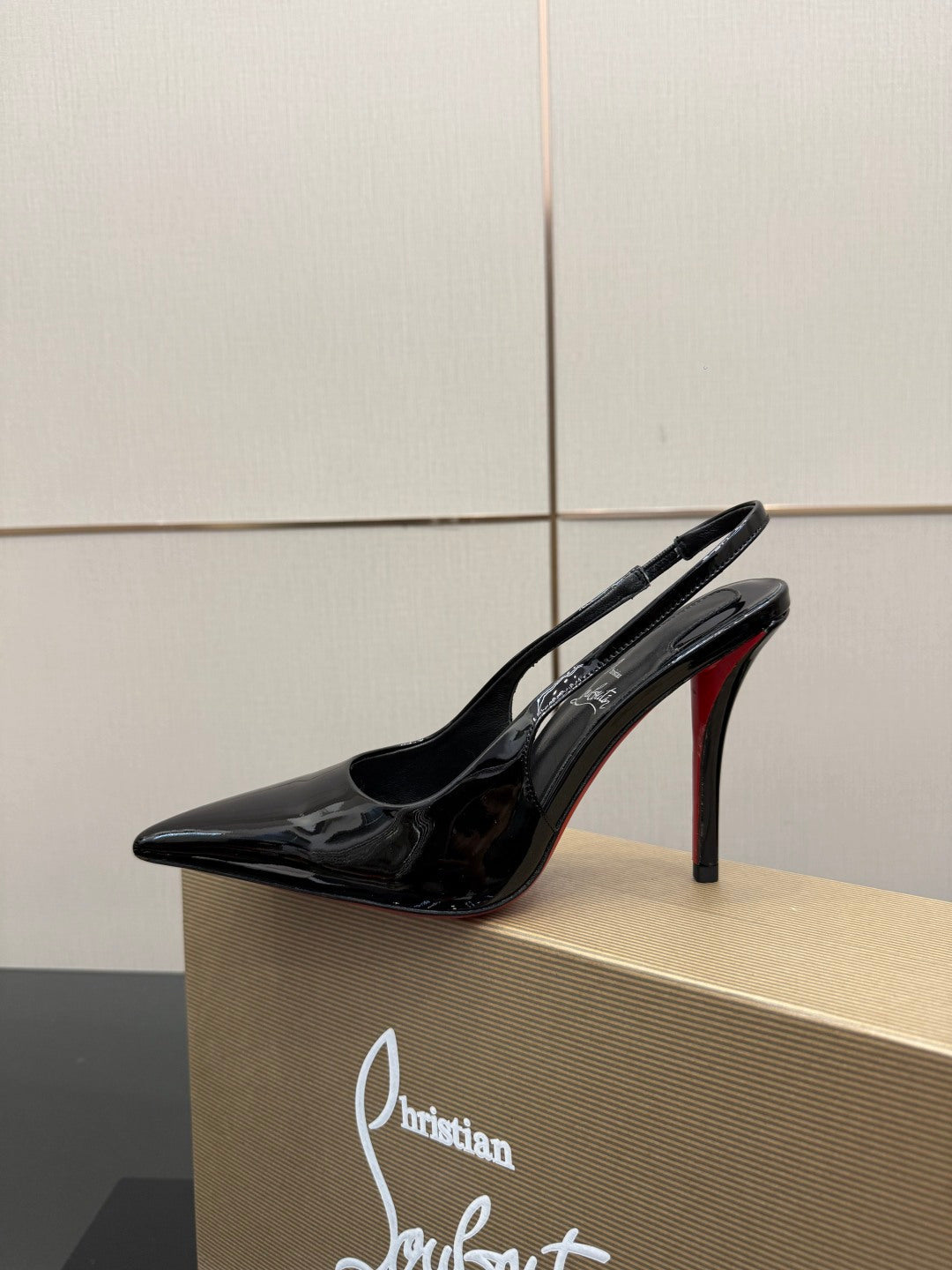 BLACK PATENT SLINGBACK POINTED HEELS