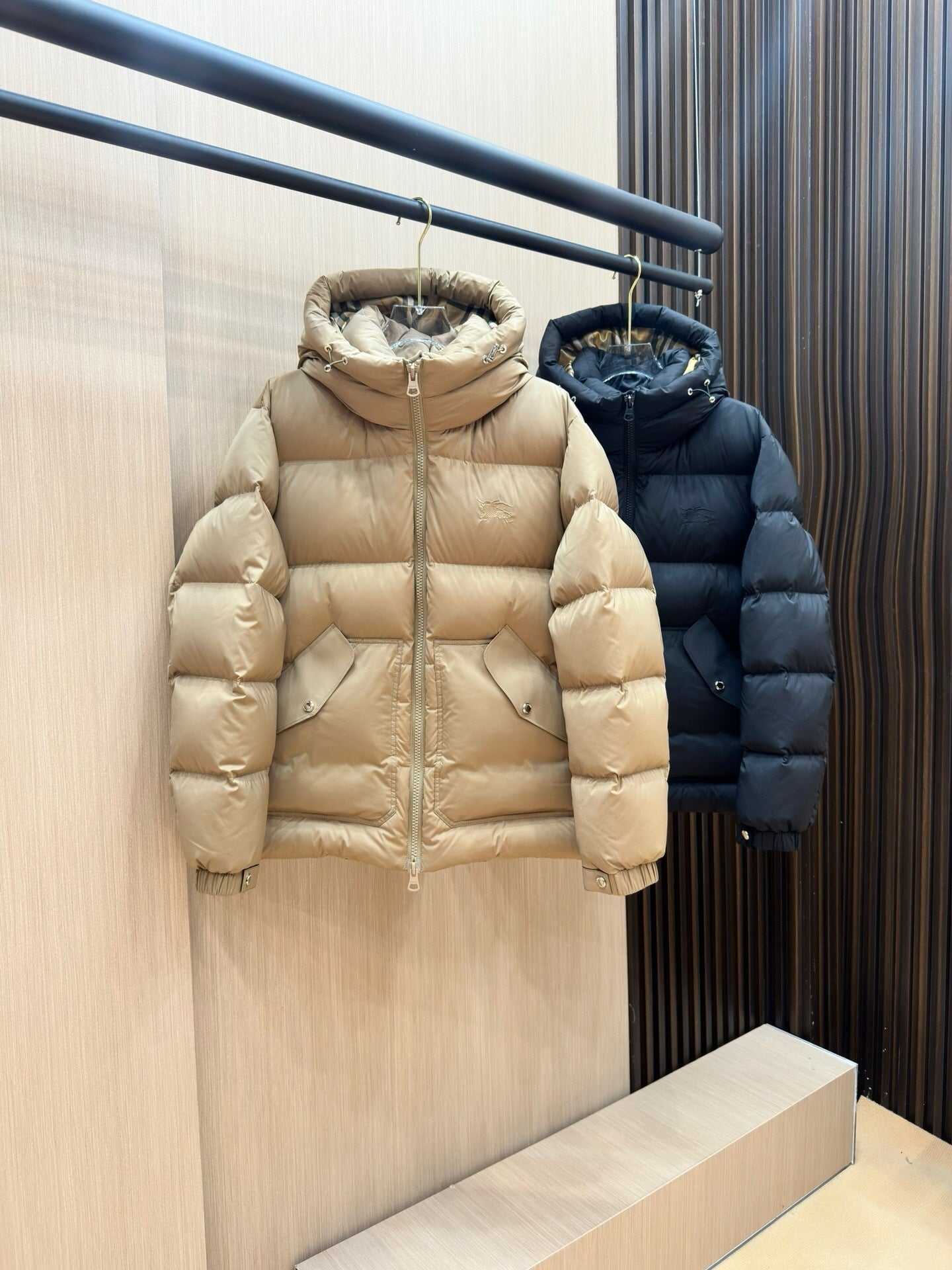 CLASSIC QUILTED HOODED PUFFER JACKET