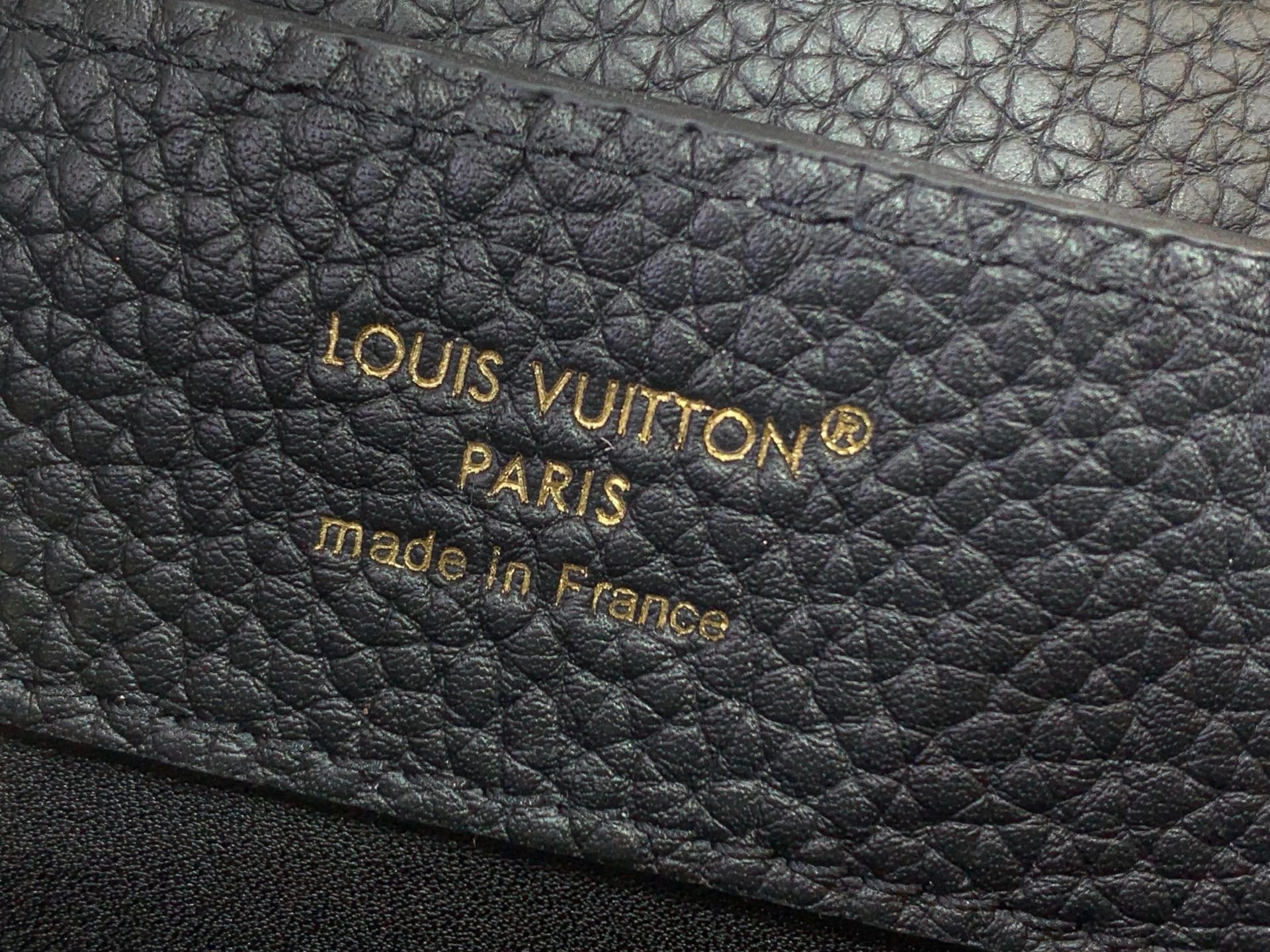 STRUCTURED TOP HANDLE BAG WITH GOLD LOGO