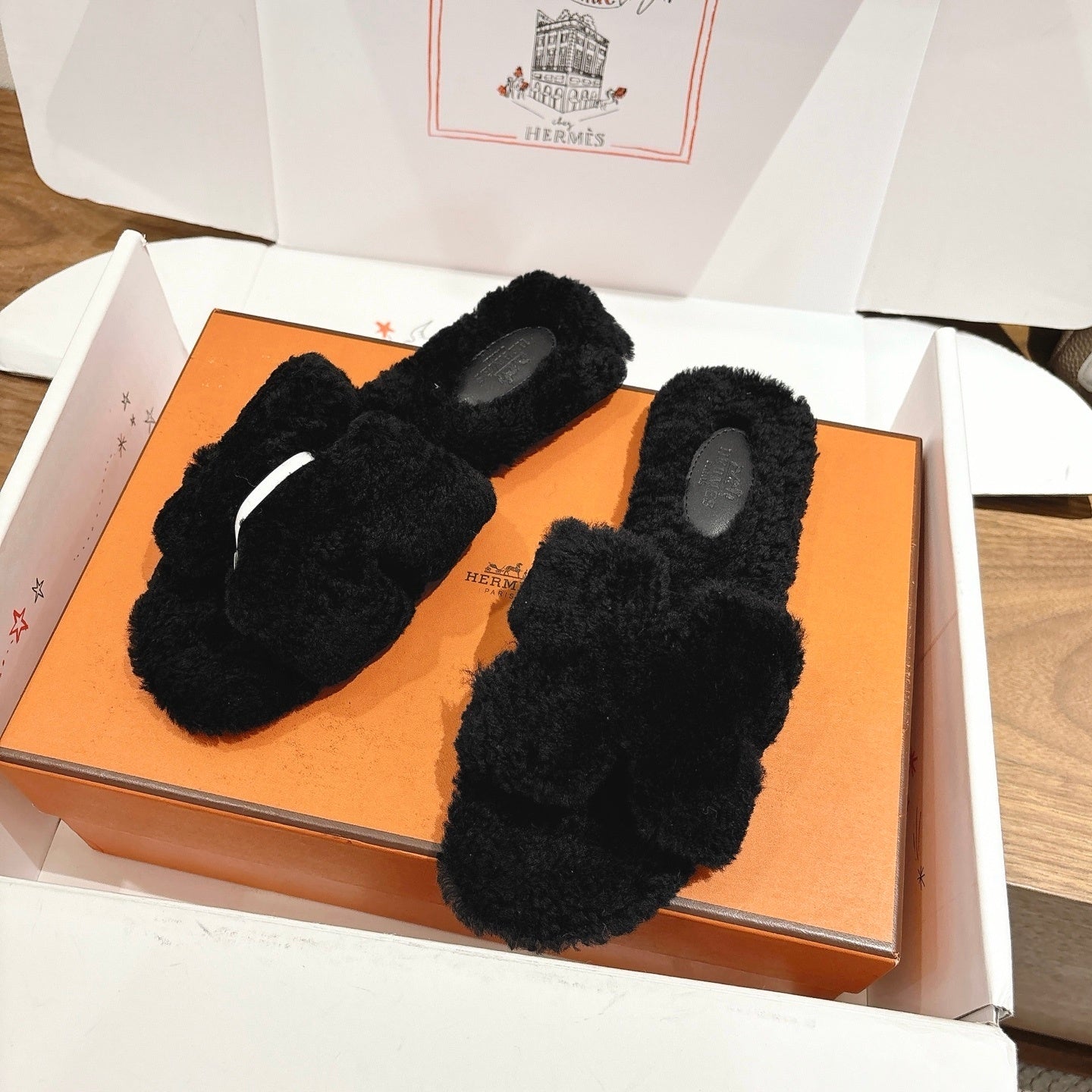 BLACK FAUX FUR SLIDE SLIPPERS