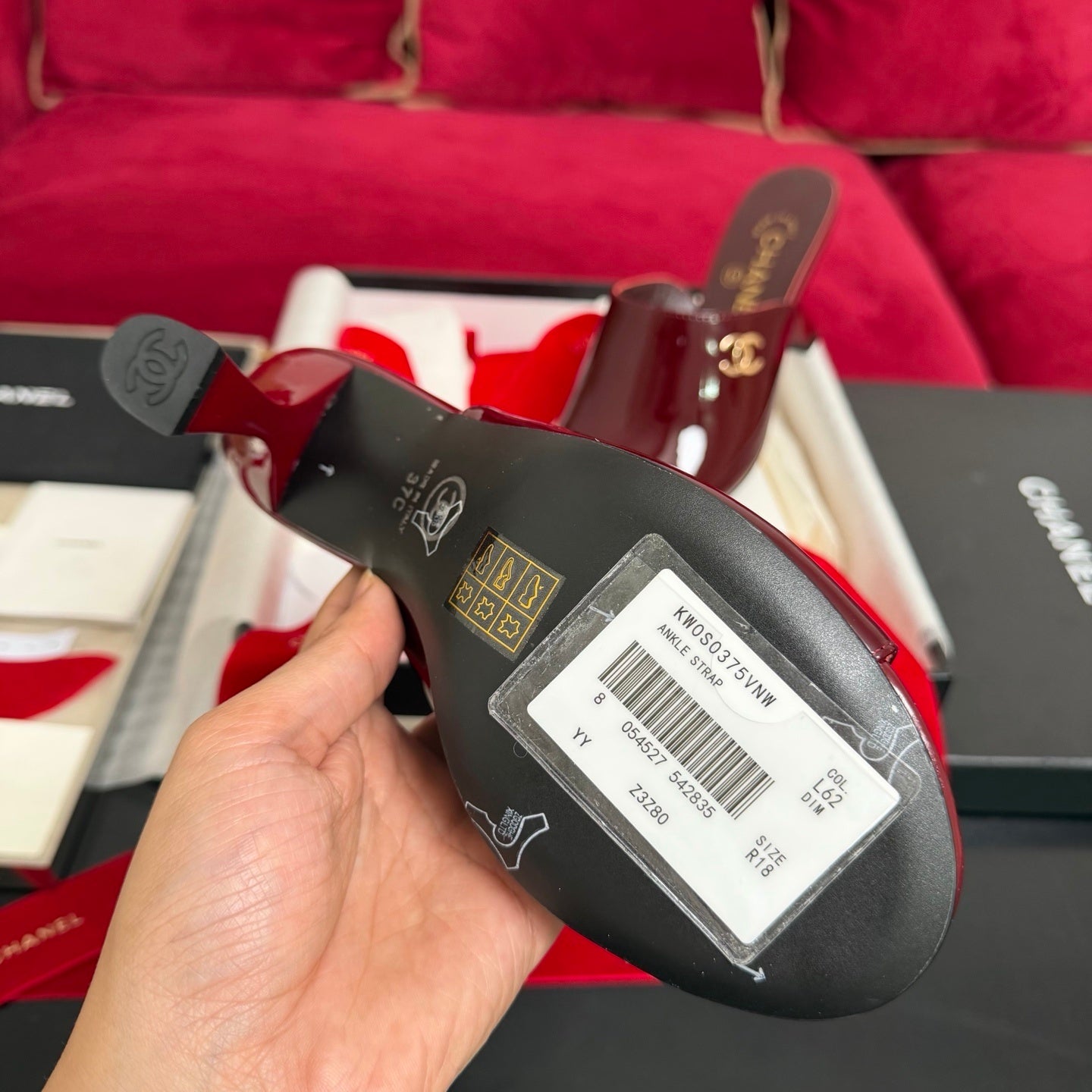 PATENT LEATHER LOGO OPEN-TOE MULE HEELS