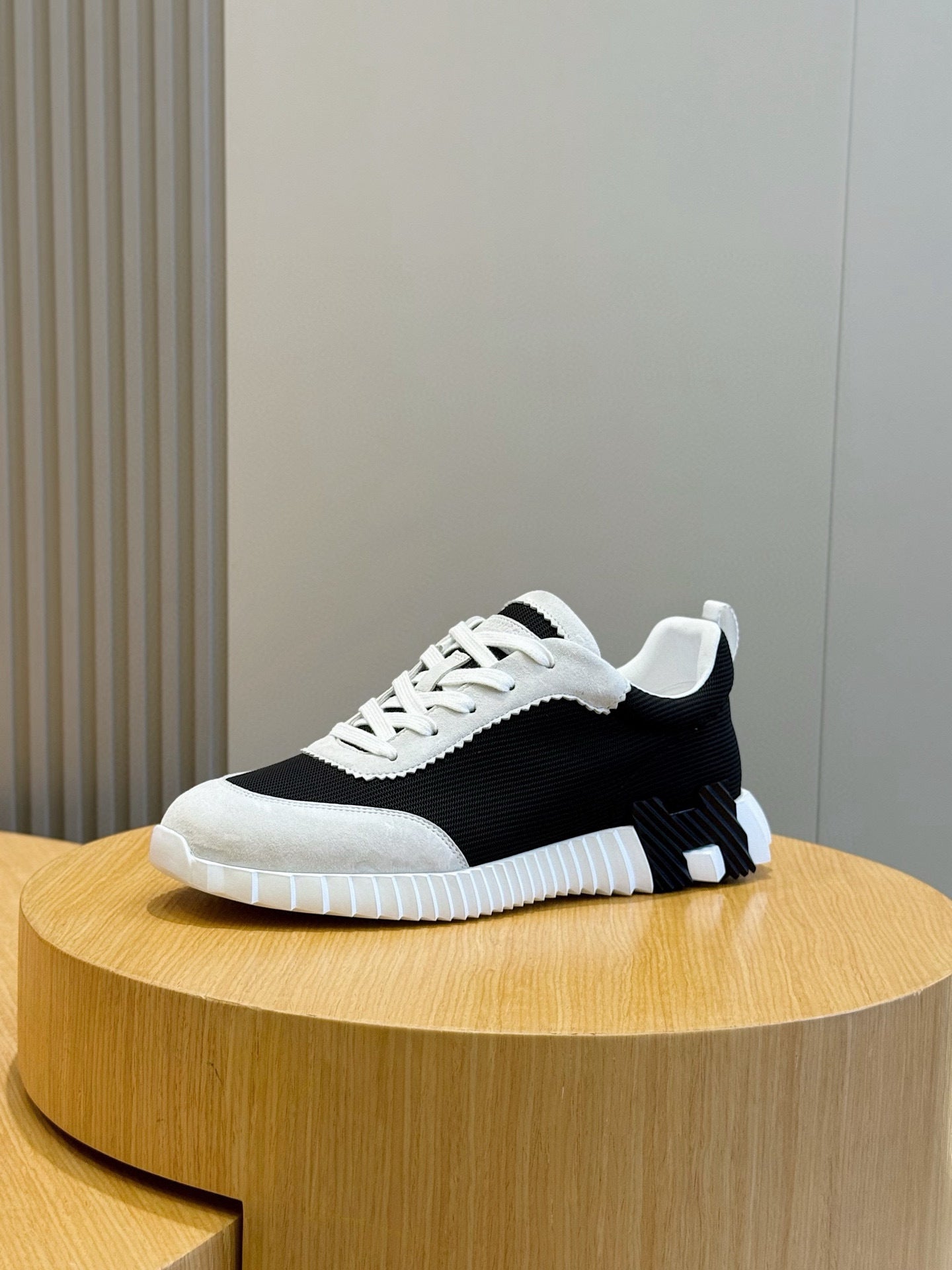BLACK & WHITE TWO-TONE DESIGNER SNEAKERS