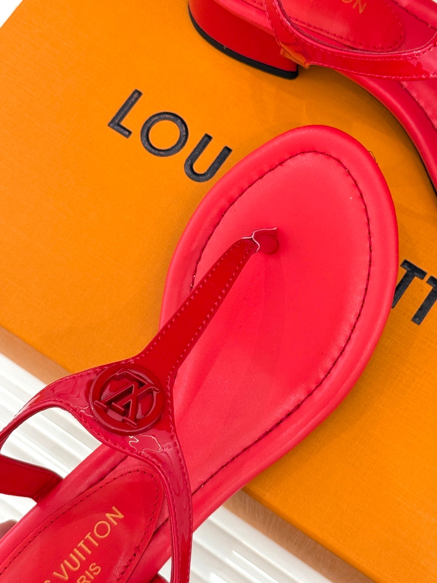 PATENT T-STRAP MEDALLION SANDALS – RED