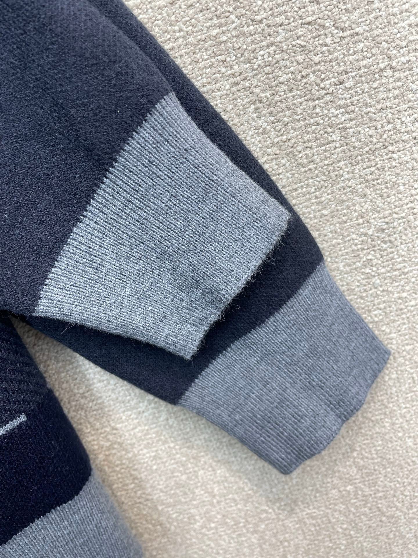 PATCHWORK KNIT CREWNECK SWEATER